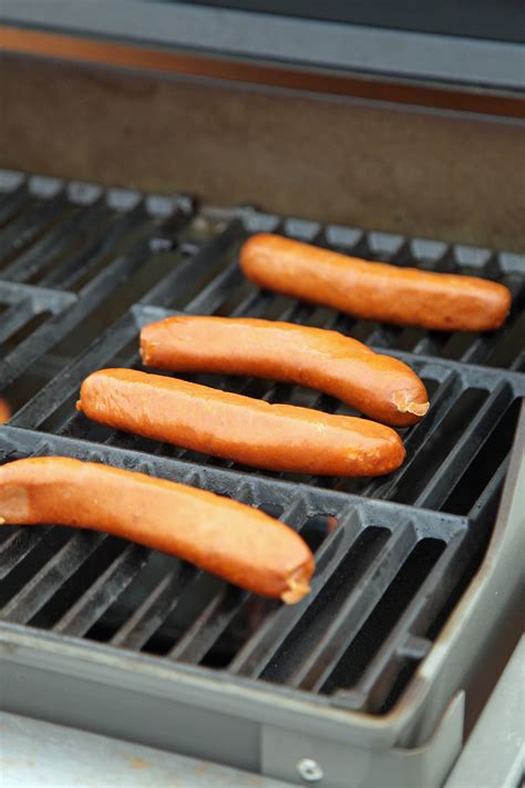 The Right Way To Grill Hot Dogs And Sausages Grilling Hot Dogs Hot
