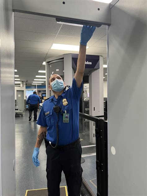 Decisive Action By Tsa Officers Helps Prevent Checkpoint Breach