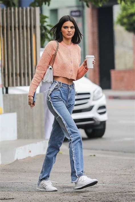 Kendall Jenner Finds Summers Coolest Jeans Kendall Jenner Outfits