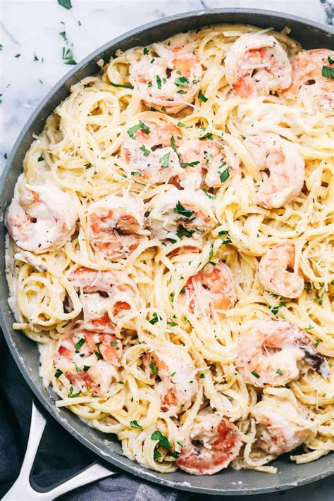 20,357,698 followers · media/news company. Creamy Garlic Shrimp Alfredo Pasta - The Recipe Critic (With images) | Shrimp alfredo pasta ...