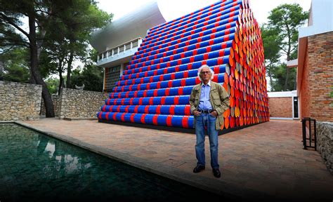 Christo A Famous Landmark Wrapping Artist Died At 84