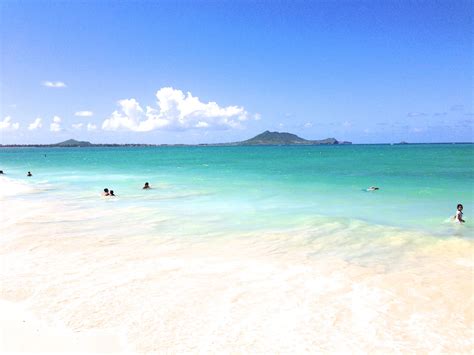White white sand beaches - Lanakai Beach, Oahu Hawaii | White sand