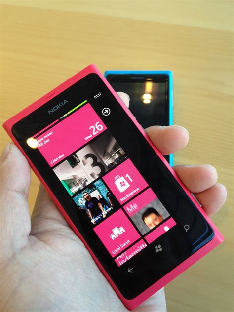 Nokia Lumia 800 Review Video Nokia Gives The Iphone A Run For Its Money
