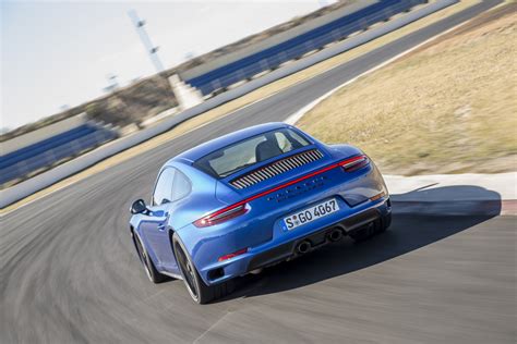 Porsche 911 Carrera 4 Gts Coupé Sapphire Blue Metallic Les Nouveaux