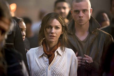 Beatrice prior must confront her inner demons and continue her fight against a powerful alliance which threatens to tear her society apart. Photo du film Divergente 2 : l'insurrection - Photo 65 sur ...