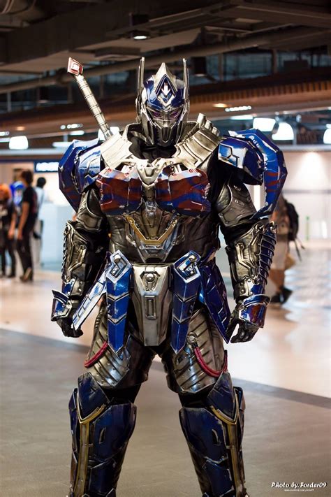 An Outstanding Tlk Optimus Cosplay By Patawikorn Uttisen Pat Costume Images Cosplay Anime