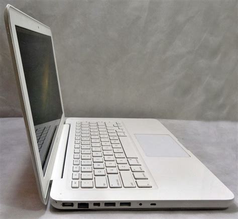 Macbook White Mc207lla 133 Core 2 Duo 226ghz 4gb Hd500gb R 1890
