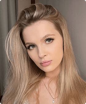 Ellie Moore Porn Model Webcam Star Sex Video Actress