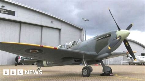 Spitfire At 80 Learning To Fly The Iconic Warplane Bbc News