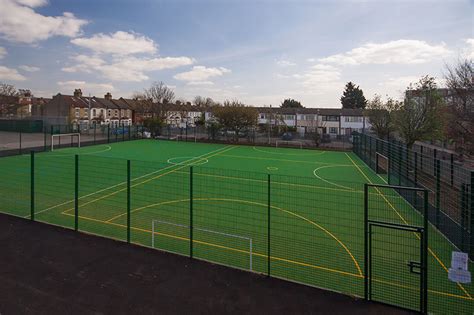 Avenue Primary School Muga Pitch Munday And Cramer