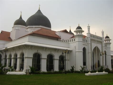 Terletak di bandar georgetown, tidak lekang dengan penggemar nasi pertama kali kami mencuba makanan disini kerana restoran ini dikatakan antara restoran nasi briyani yang popular dan sedap di pulau pinang. LET'S GO AROUND THE WORLD!!!: MENELUSURI JEJAK INGGRIS DI ...