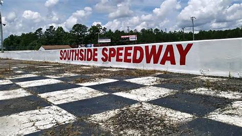 Nascar Driver Hamlin Voices Support For Reopening Southside Speedway