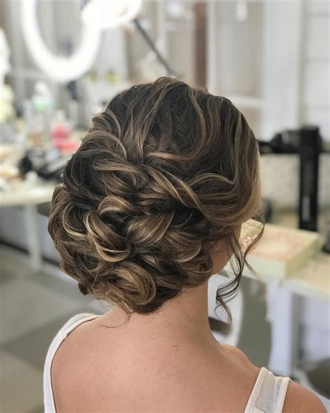 17 Gorgeous Wedding Updos For Every Type Of Bride