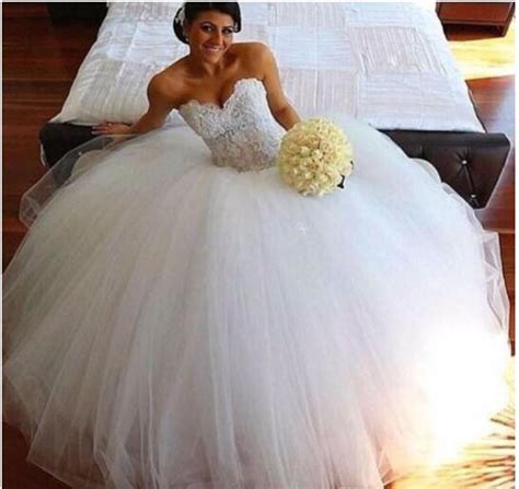 Appliques Bridal Ball Gown A Line Wedding Dresses White Vintage Lace Bridal Gowns Tulle Princess