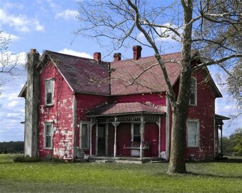 I Wouldnt Paint It Love The Old Red Paint Old Farm Houses Old