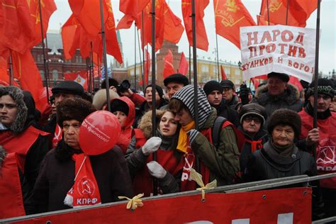 Communists Solidify Opposition Role In Russia The New York Times