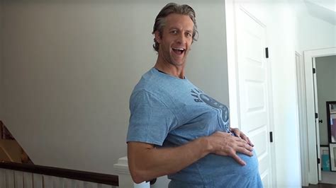 This Dad Cant Handle Being Pregnant What To Expect