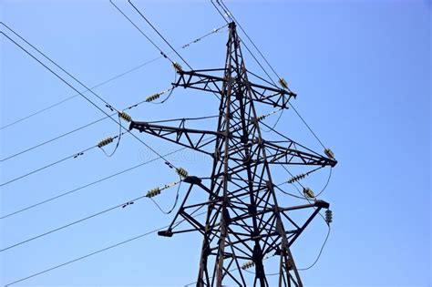 High Voltage Electricity Power Transmission Metal Tower With Wires
