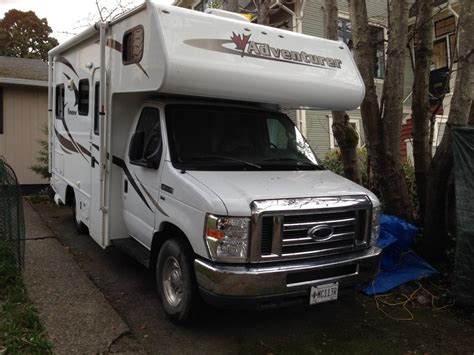 2014 Adventurer 19rd Class C Motorhome Outside Comox Valley Campbell River