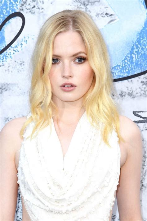 Ellie Bamber Thefappening Sexy In London 13 Pics The Fappening