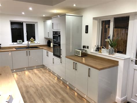 Howdens kitchen fitters service in Wigan