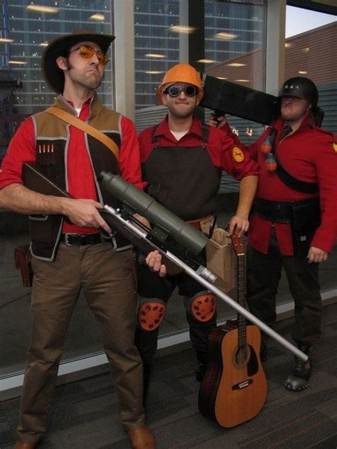 Reliable Excavation Demolitions Team Fortress 2 Cosplaywheres Medic And