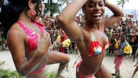 Reggaeton Dancers In Cuba A Threat To The Revolution Trinidad Cuba Video Cuba Tours Cuba
