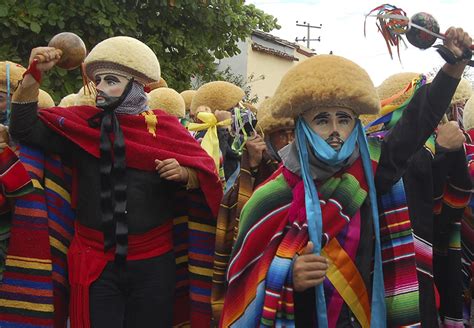 Los parachicos danza y tradición en Chiapa de Corzo La Revista del