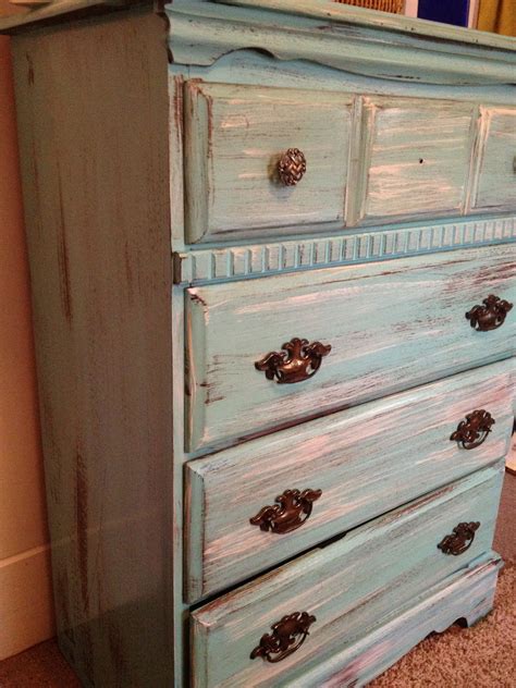 Distressing Old Furniture With Paint Diy Tutorial Distressed