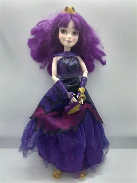 Disney Descendants Mal Isle Of The Lost Royal Yacht Doll Purple Hair