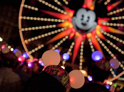 Disney Parks Blog Readers ‘glow With The Show At Disney California