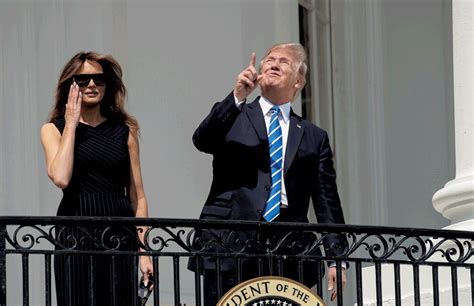 Trump Looks Directly At Eclipse ‘twilight’ Fans Think Eclipse Is About Them The Washington Post