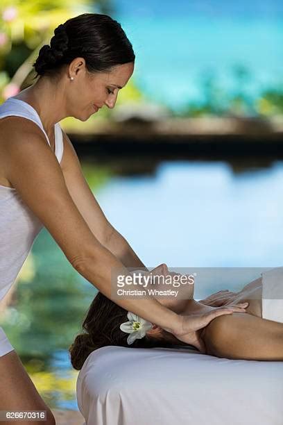 Caribbean Spa Massage Photos And Premium High Res Pictures Getty Images