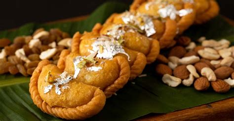 Gujiya Treat Yourselves With This Classic Holi Delight Food Sweet