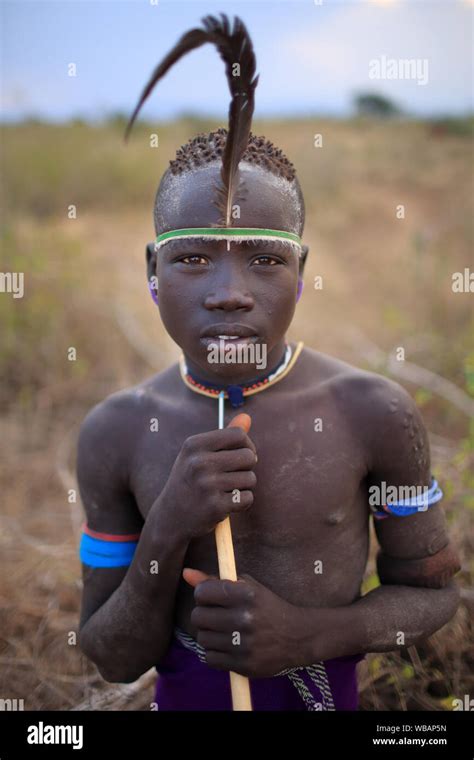 Stammes Dekoration Körperschmuck Fotos Und Bildmaterial In Hoher