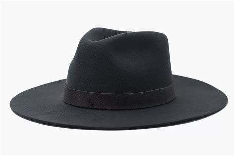 The 2020 Hat Trends That Give Your Basic Ootd A Bold Twist Stylecaster