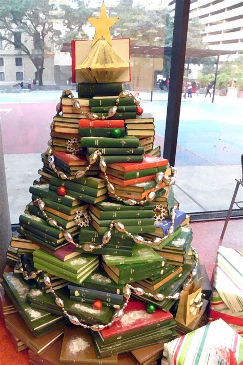 People Are Using Their Favorite Books To Make These Creative Christmas
