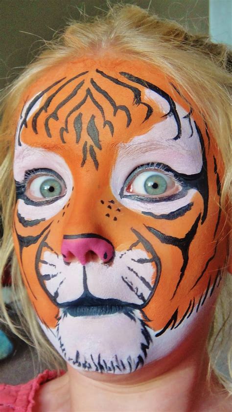 Most Funniest Tiger Face Pictures And Images Funnyexpo