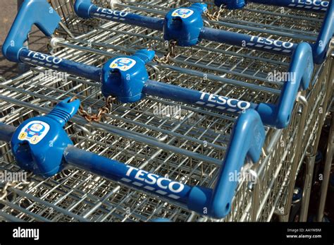 Shopping Trolley Uk Tesco Hi Res Stock Photography And Images Alamy