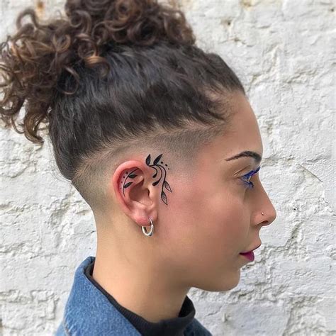 Pin By Wellington Silvério On Tatuagem In 2020 Small Face Tattoos