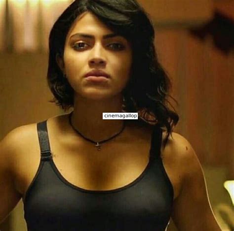 Amala Paul Sexy Naval Showing Images And Hot Cleavage Collections