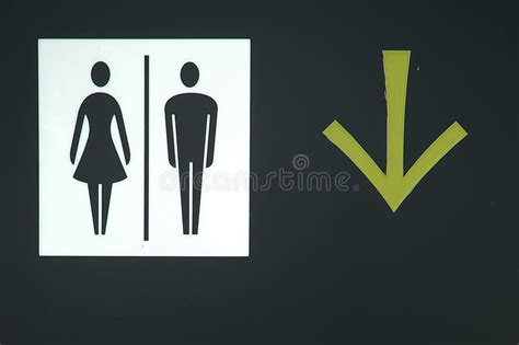 sinal do toalete dos homens e das mulheres foto de stock imagem de fundo vermelho 34141960