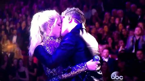 Meghan Trainor And Charlie Puth Kiss At The Amas 2015 Youtube