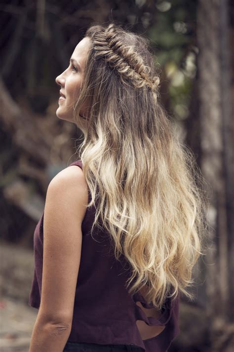 We love that this braid tends to hold up quite well and would be perfect for school, work, sports, and other occasions. Discover your ideal fishtail hairstyle with our round up