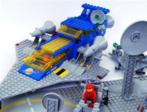Lego Space A Good Collection Of Vintage 1980s Legoland Space Sets And