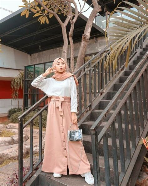 Gaya Terbaru Warna Jilbab Yang Cocok Untuk Baju Warna Putih Tulang My Xxx Hot Girl