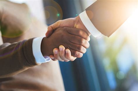 People with a strong handshake are more intelligent: study