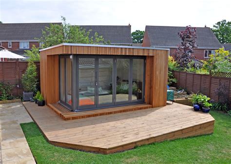 The right garden paving ideas can transform an outdoor space, whether you live in an urban setting, a suburb or a country village. Decking | Garden Lodges