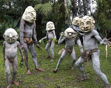 The Mudmen Of Papua New Guineas Asaro Tribe Interestingasfuck