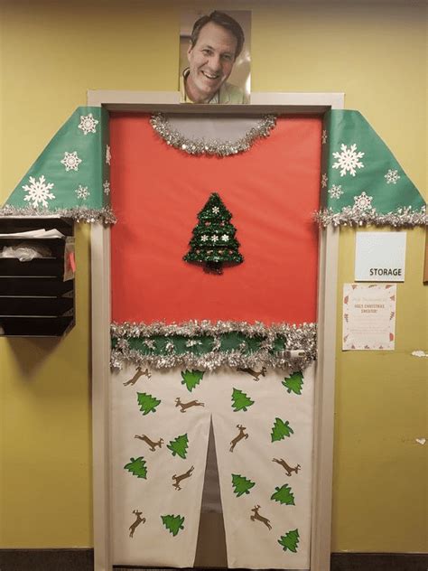 23 Hilarious Office Christmas Door Decorating Contest Ideas That Will